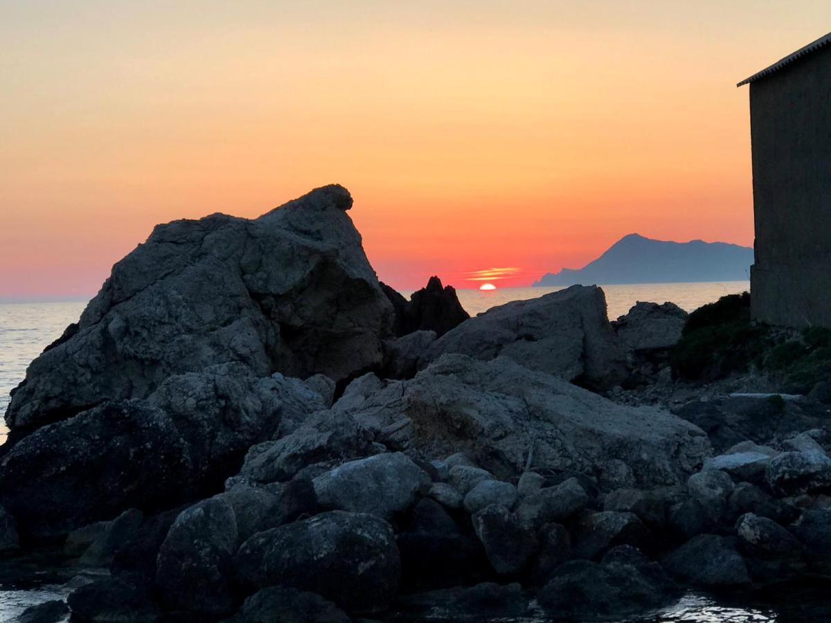 Nisaki Mathraki B&B エクステリア 写真