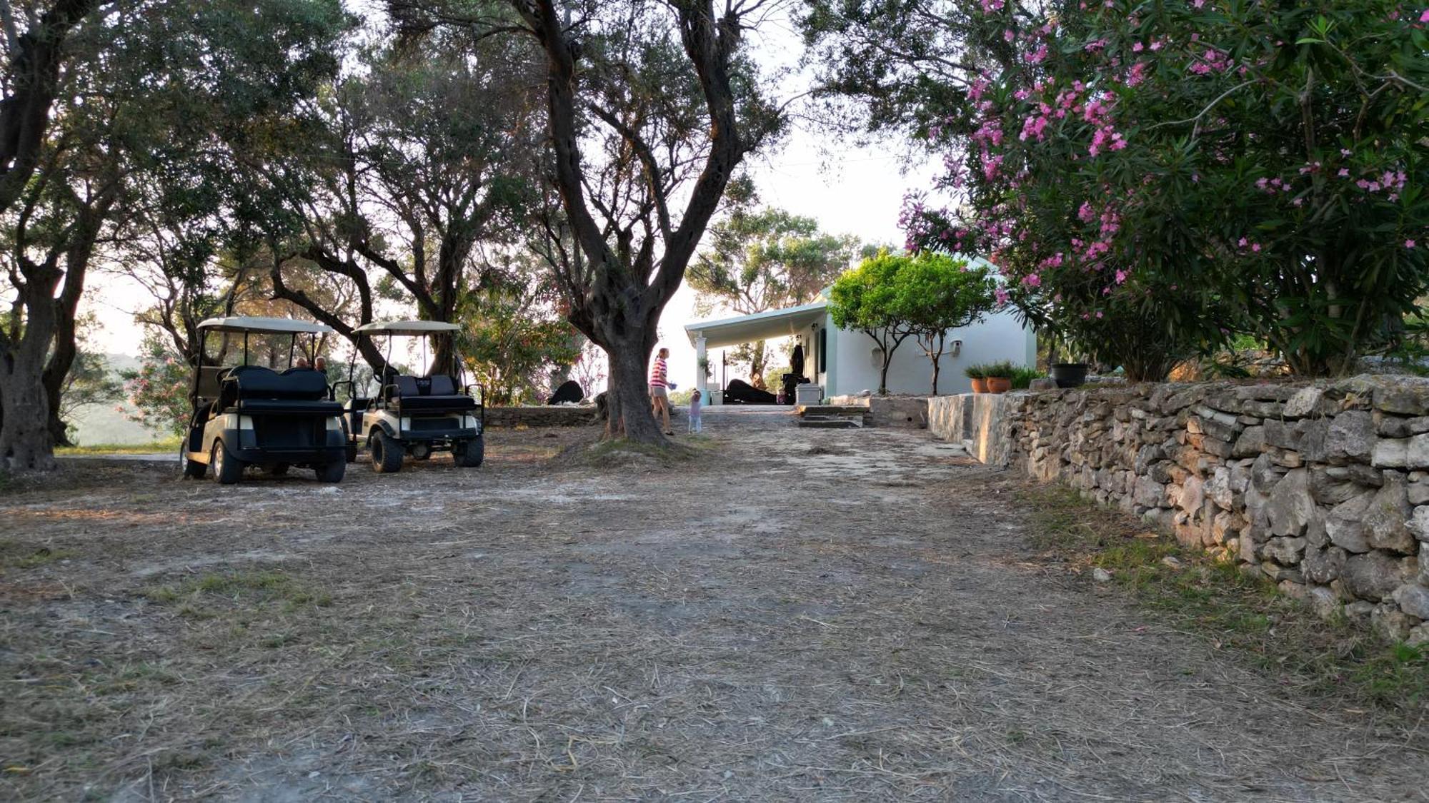 Nisaki Mathraki B&B 部屋 写真